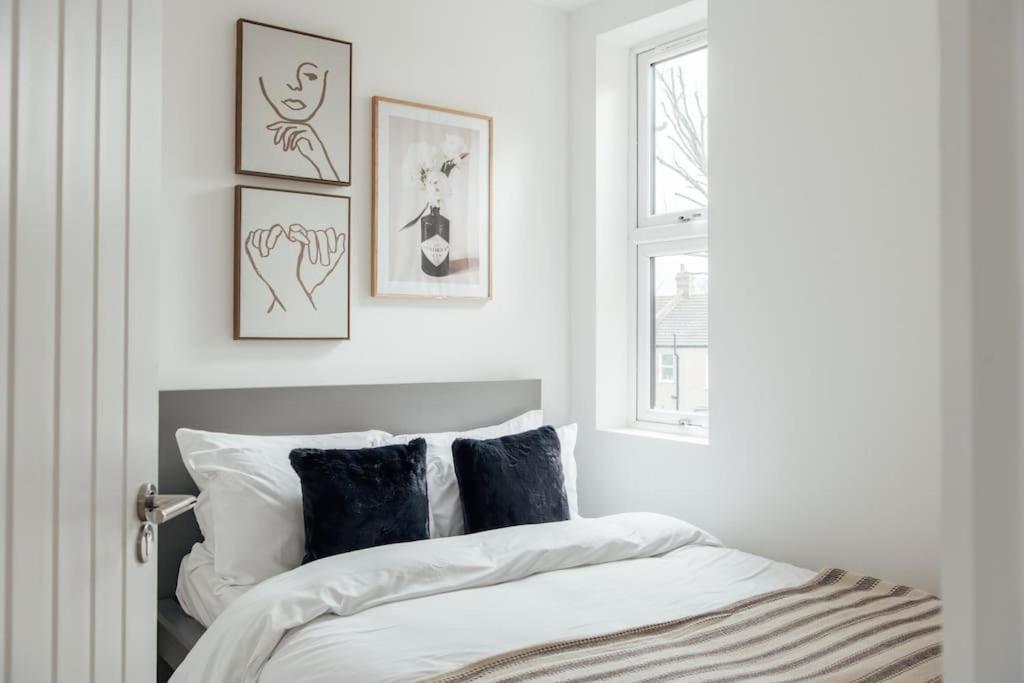 Modern 2 Bedroom Flat In Ilford, London Exterior foto