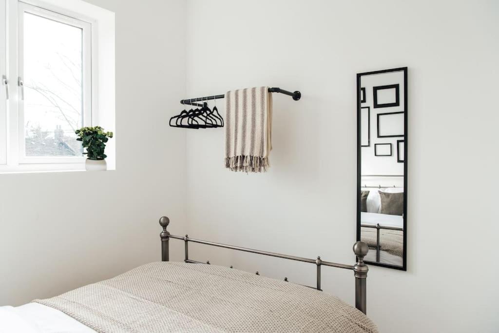 Modern 2 Bedroom Flat In Ilford, London Exterior foto